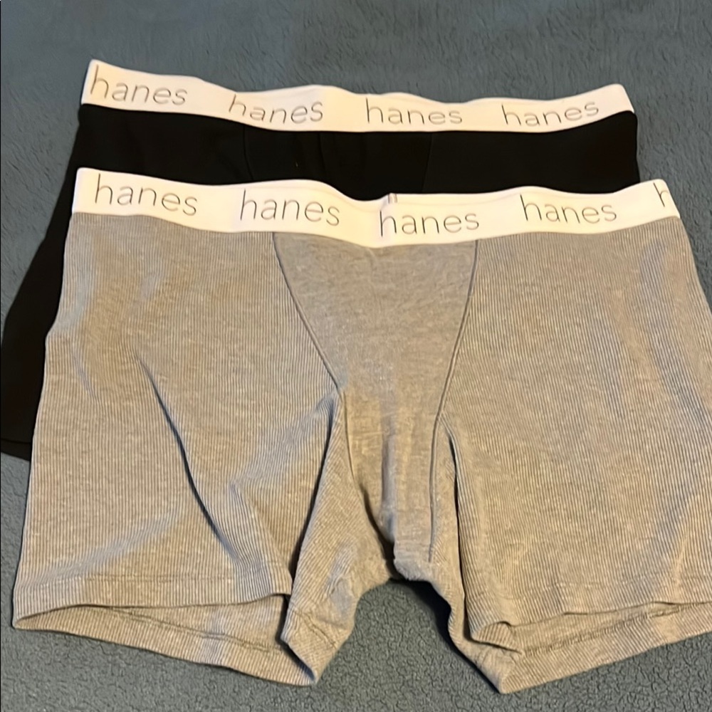 Hanes Black and Gray Boxer Briefs with Fitted Design set of 2